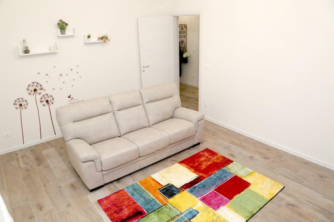 A Casa Di Elsa Apartment กาสเตนาโซ ภายนอก รูปภาพ
