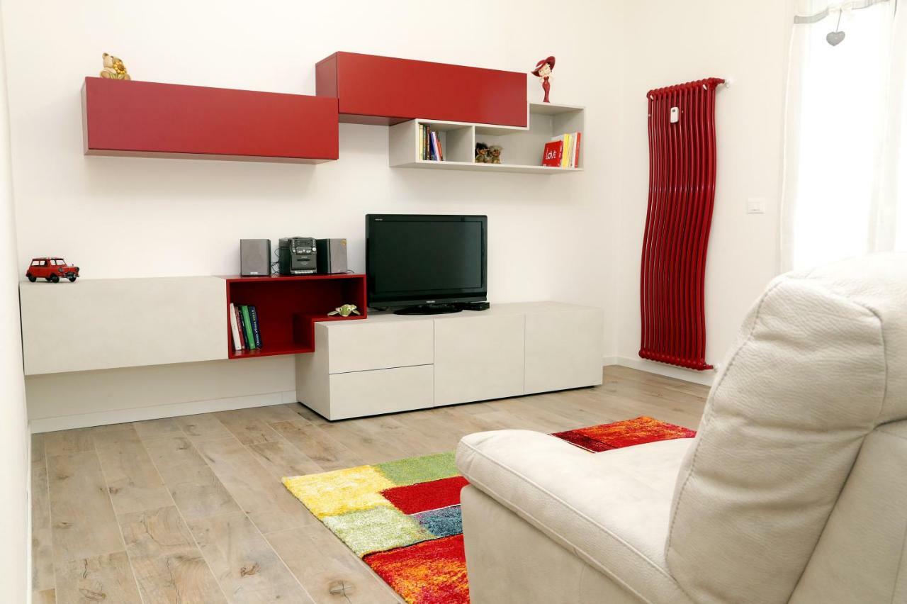 A Casa Di Elsa Apartment กาสเตนาโซ ภายนอก รูปภาพ