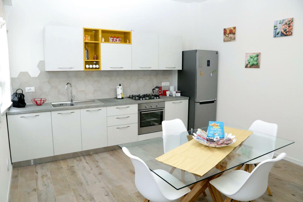 A Casa Di Elsa Apartment กาสเตนาโซ ภายนอก รูปภาพ
